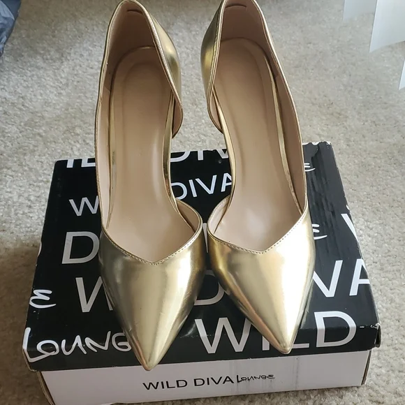 Gold Pumps - Picture 3 of 3